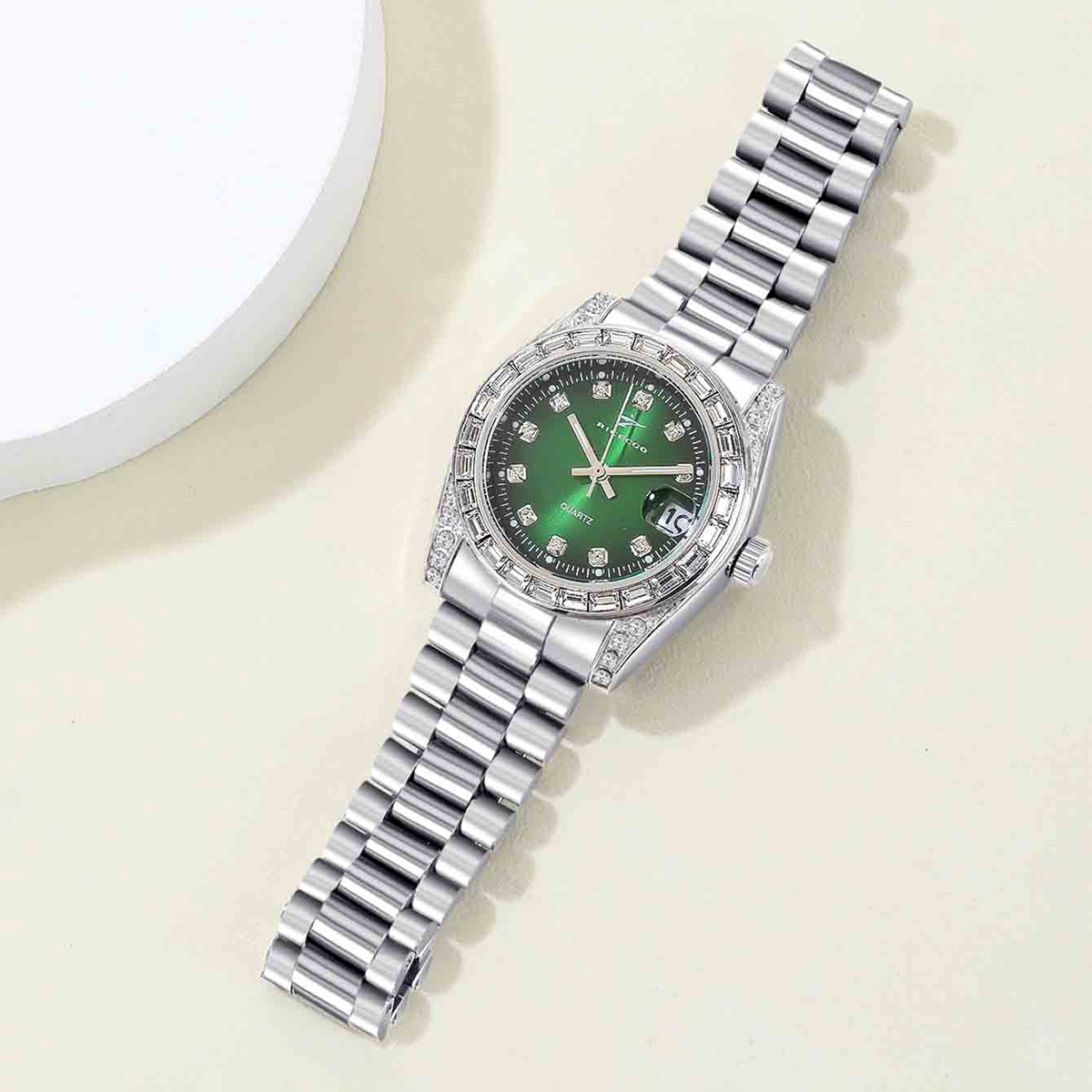 Klasik yeşil kadranlı, tam elm - Watch Bezel Insert incelemesi ve fiyatı